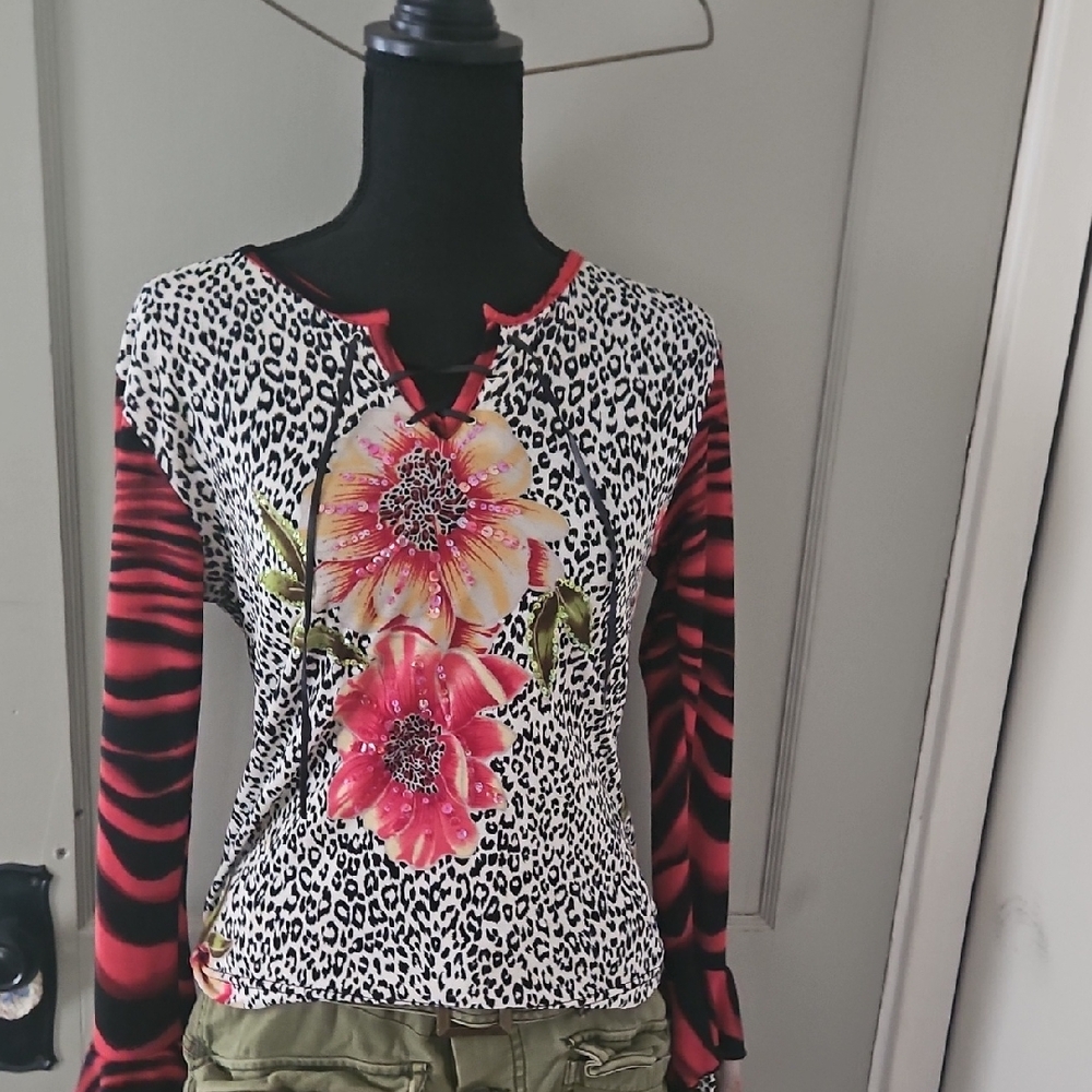 Vanity Black and White Graphic Long Sleeve Blouse